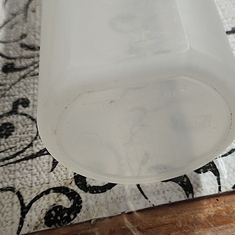 Vintage Tupperware Spaghetti Keeper - Picture 3 of 4